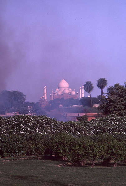 taj_mahal_from_red_fort_with_smoke.jpg