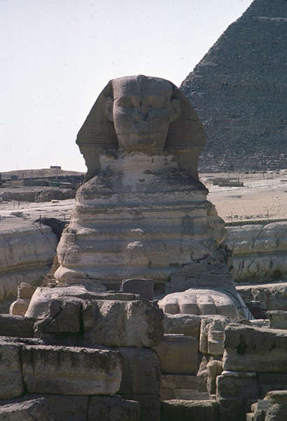 sphinx_&_pyramid.jpg