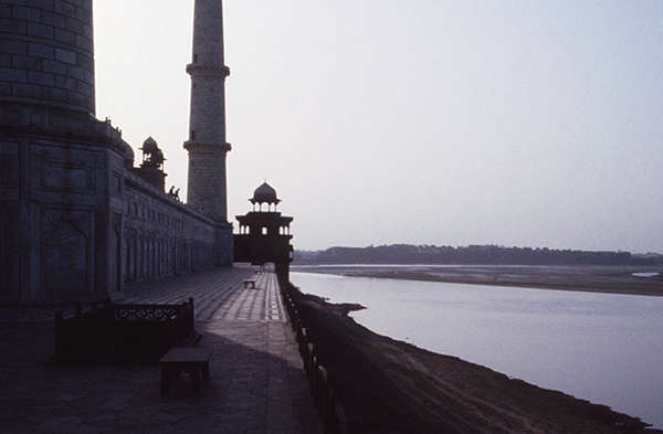 sunset_at_the_taj.jpg