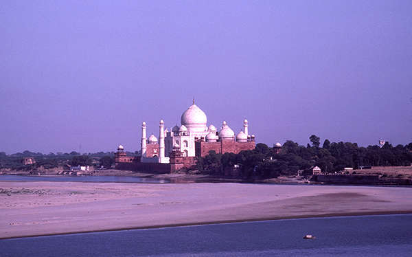 taj_mahal_from_red_fort.jpg