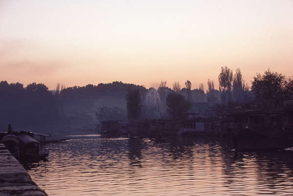 srinigar&lakes_district_1986-06.jpg