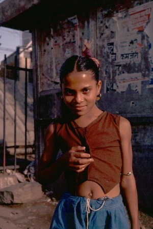 Indian Girl -
New Delhi, India (1982) : Portraits : James Beyer Photography