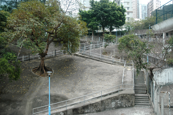 Hillside -
Hong Kong, China  SAR (2005) : The City : James Beyer Photography